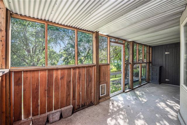 4001 N 37th Street, St Joseph, MO 64506