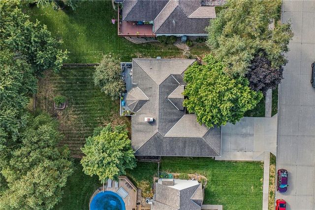 4001 N 37th Street, St Joseph, MO 64506