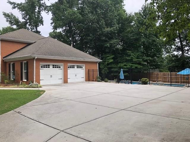 11 Queen Anne Drive SE, Mableton, GA 30126