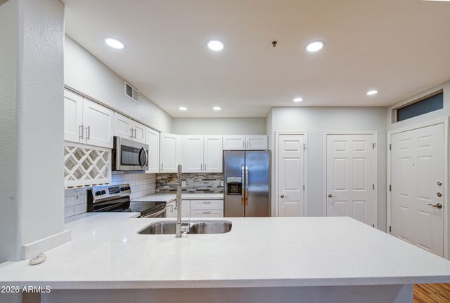 20100 N 78TH Place 1165, Scottsdale, AZ 85255