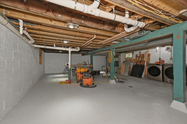 2862 Wellington Street, Duluth, MN 55806