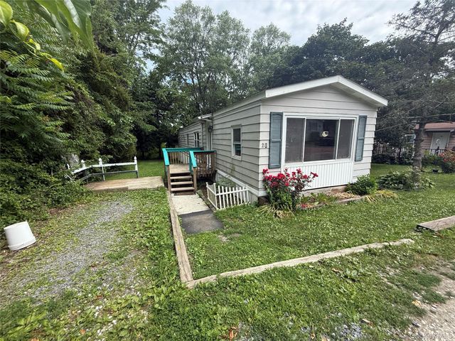 20 Tanglewood Park Drive, Marlboro, NY 12542