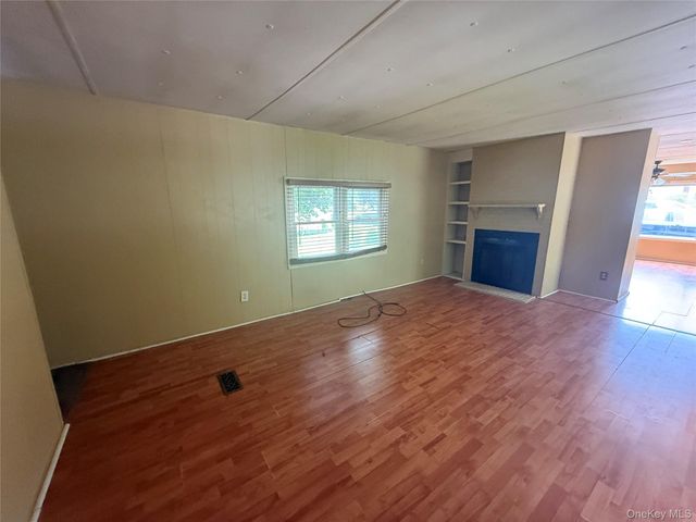20 Tanglewood Park Drive, Marlboro, NY 12542