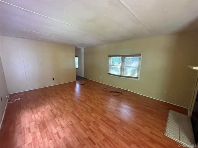 20 Tanglewood Park Drive, Marlboro, NY 12542