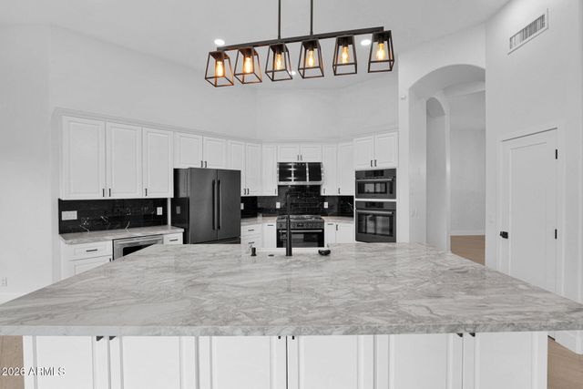 5559 E SHEENA Drive, Scottsdale, AZ 85254