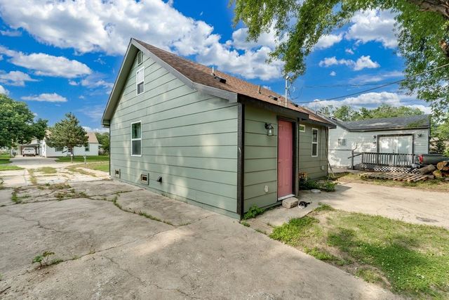 1917 E 24th St N, Wichita, KS 67219