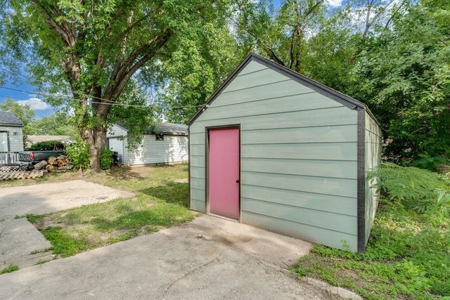 1917 E 24th St N, Wichita, KS 67219