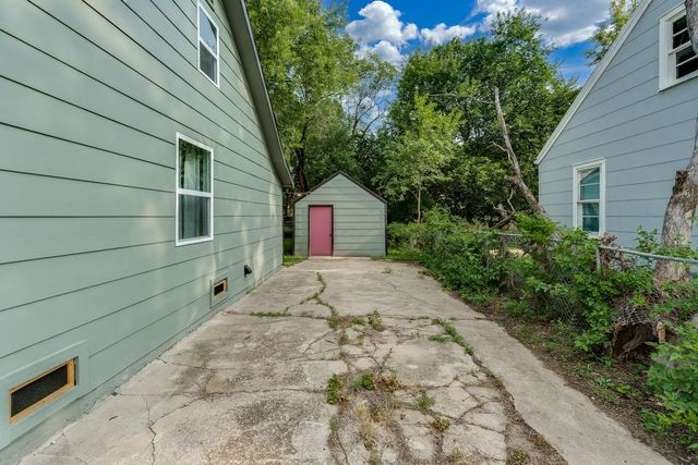 1917 E 24th St N, Wichita, KS 67219