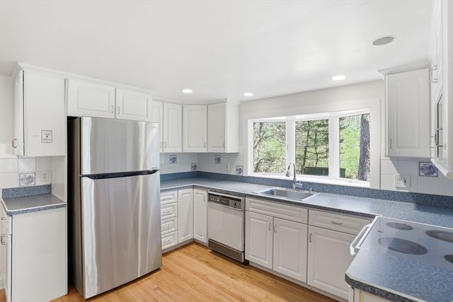 76 Alcott St, Acton, MA 01720