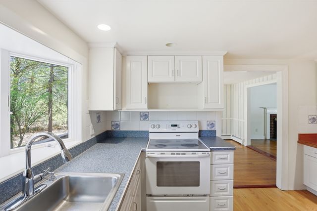 76 Alcott St, Acton, MA 01720