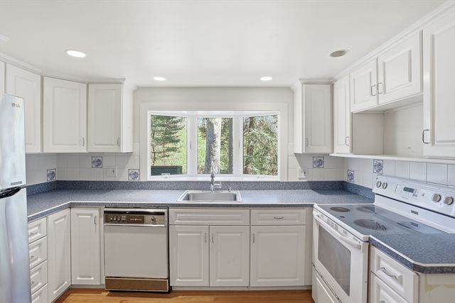 76 Alcott St, Acton, MA 01720