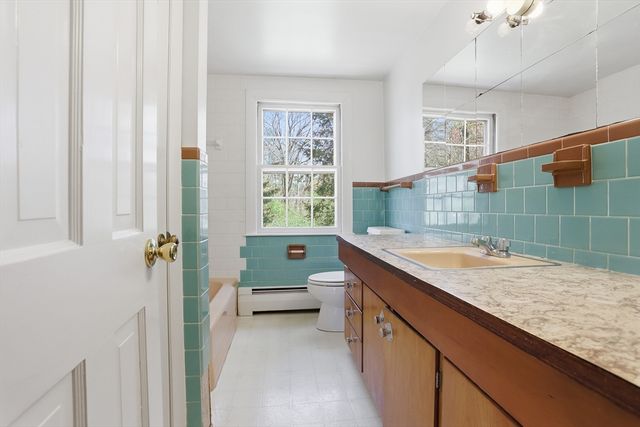 76 Alcott St, Acton, MA 01720