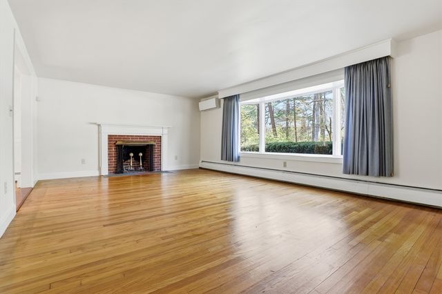 76 Alcott St, Acton, MA 01720