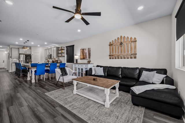 307 Gray Fox LOOP, Hutto, TX 78634