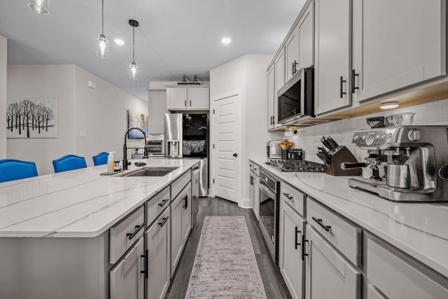 307 Gray Fox LOOP, Hutto, TX 78634