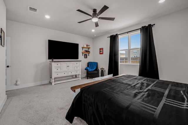 307 Gray Fox LOOP, Hutto, TX 78634