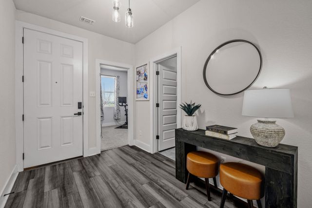 307 Gray Fox LOOP, Hutto, TX 78634