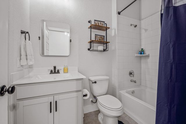 307 Gray Fox LOOP, Hutto, TX 78634