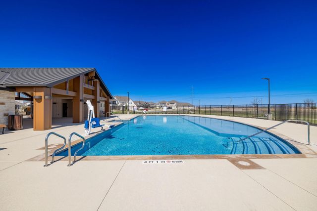 307 Gray Fox LOOP, Hutto, TX 78634