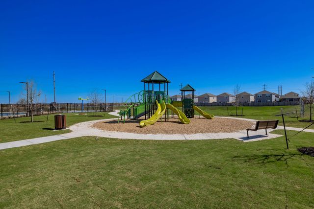 307 Gray Fox LOOP, Hutto, TX 78634