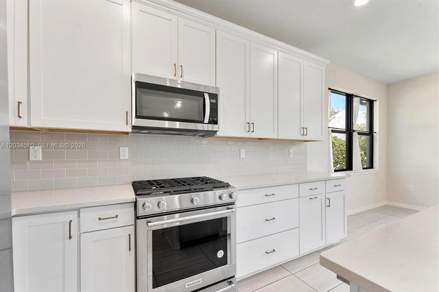 2485 Primrose Place, Oakland Park, FL 33309