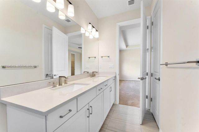 2485 Primrose Place, Oakland Park, FL 33309