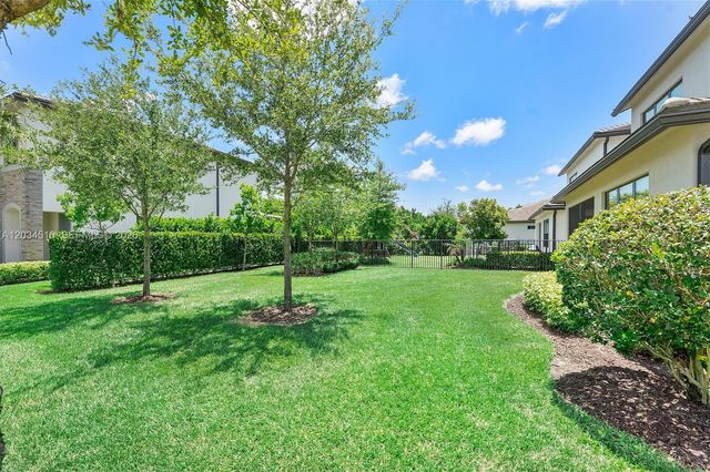 2485 Primrose Place, Oakland Park, FL 33309