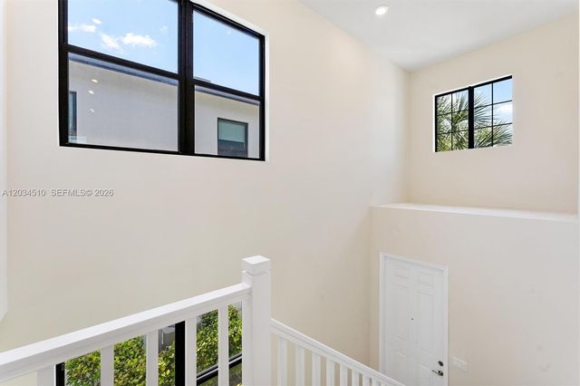 2485 Primrose Place, Oakland Park, FL 33309