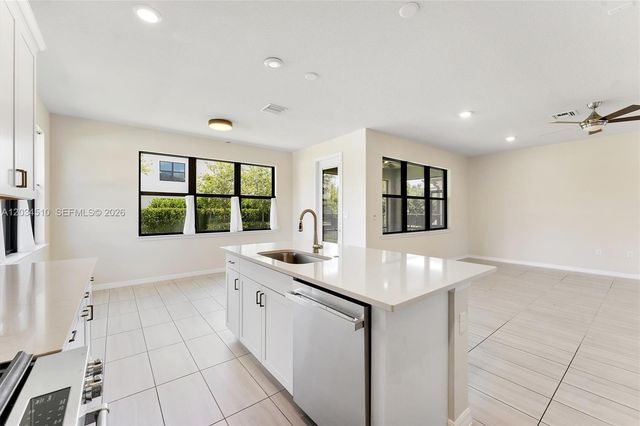 2485 Primrose Place, Oakland Park, FL 33309