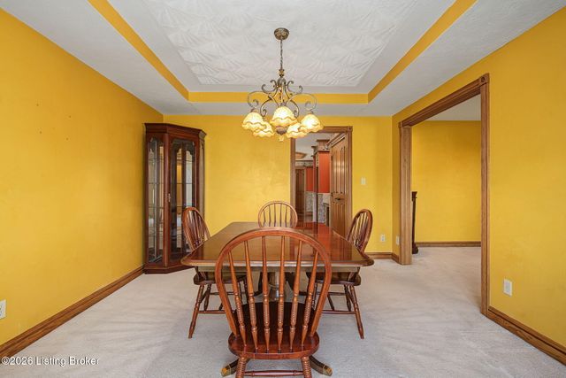 8800 Timberline Dr, Louisville, KY 40291