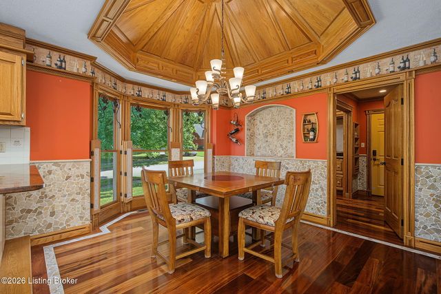 8800 Timberline Dr, Louisville, KY 40291