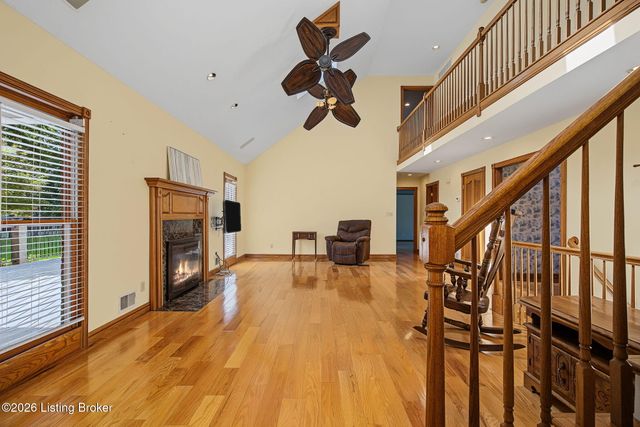 8800 Timberline Dr, Louisville, KY 40291