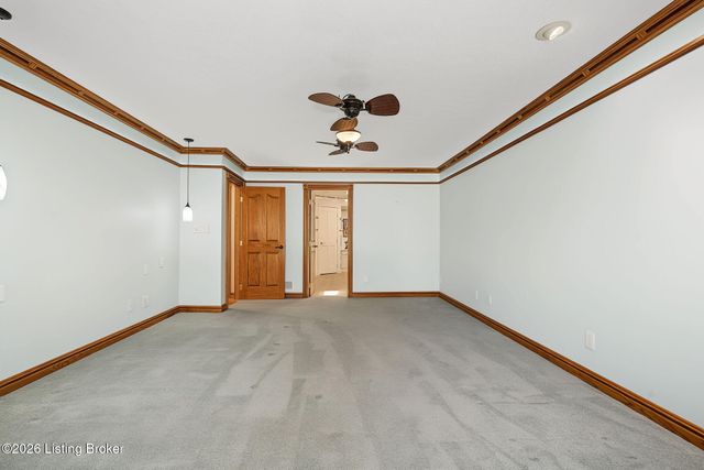 8800 Timberline Dr, Louisville, KY 40291