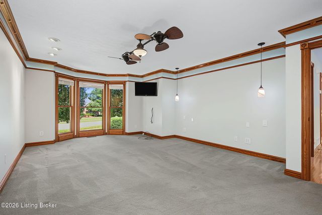 8800 Timberline Dr, Louisville, KY 40291