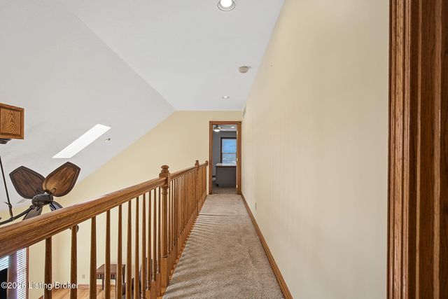 8800 Timberline Dr, Louisville, KY 40291