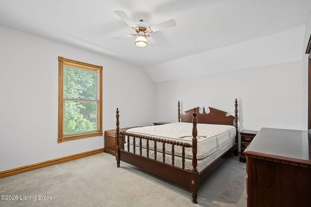 8800 Timberline Dr, Louisville, KY 40291