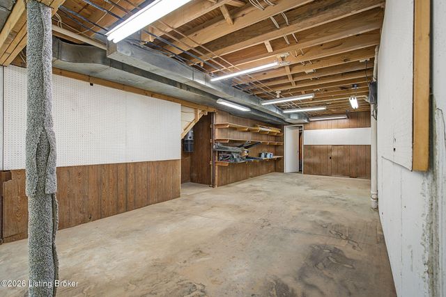 8800 Timberline Dr, Louisville, KY 40291