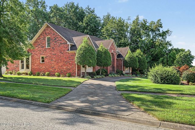 8800 Timberline Dr, Louisville, KY 40291