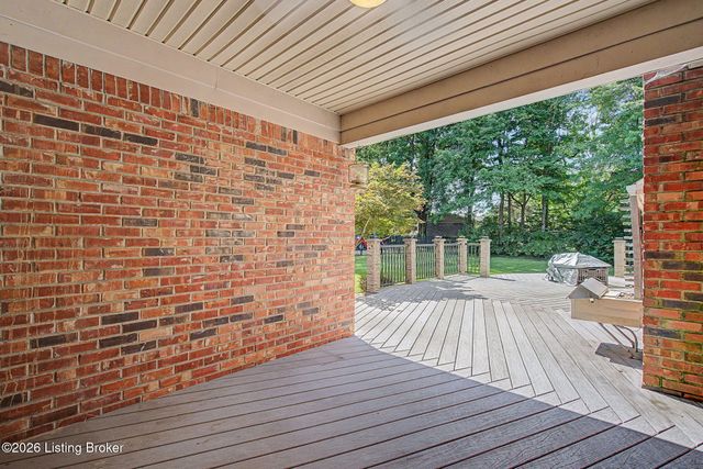 8800 Timberline Dr, Louisville, KY 40291