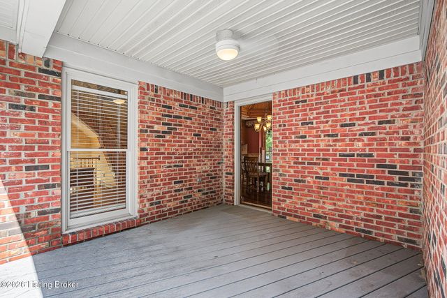 8800 Timberline Dr, Louisville, KY 40291