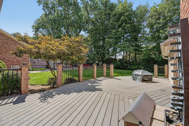 8800 Timberline Dr, Louisville, KY 40291