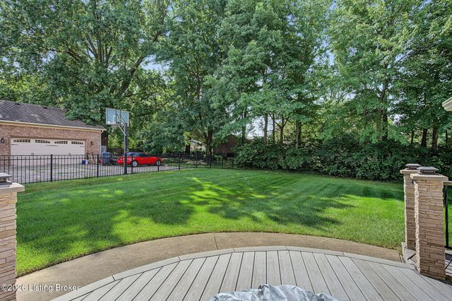 8800 Timberline Dr, Louisville, KY 40291
