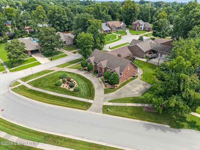 8800 Timberline Dr, Louisville, KY 40291