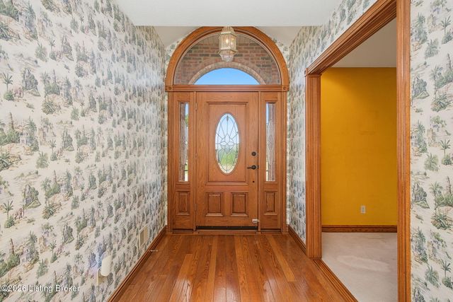 8800 Timberline Dr, Louisville, KY 40291