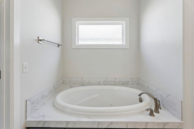 4010 S Dogwood Place, Broken Arrow, OK 74012