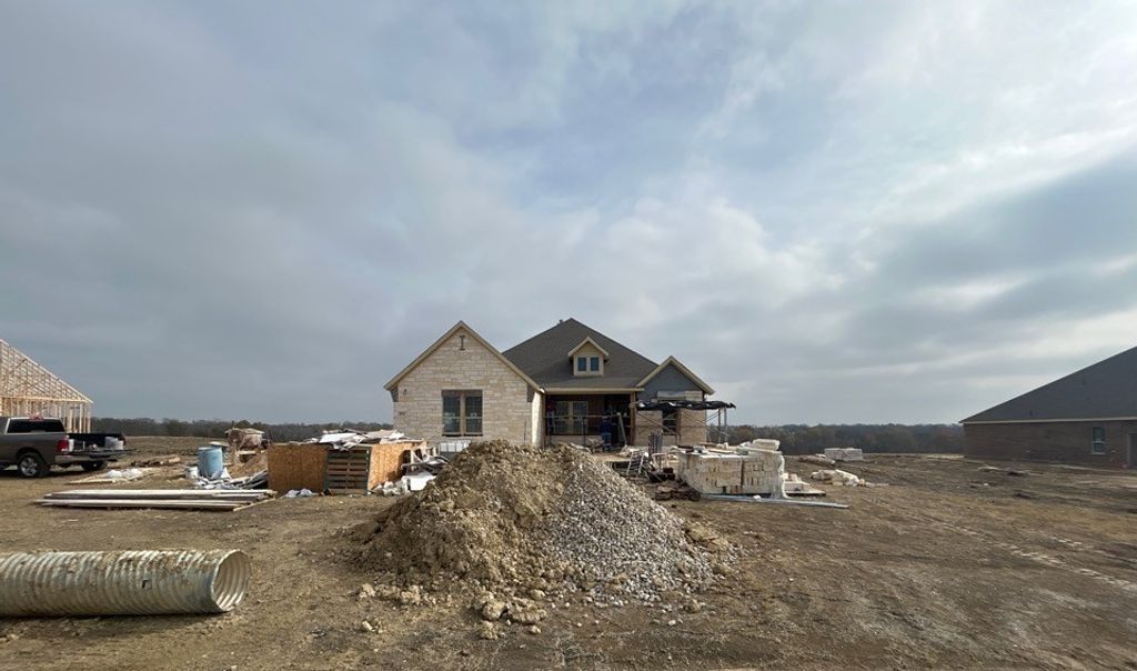 811 Valley Ridge Road, Van Alstyne, TX 75495