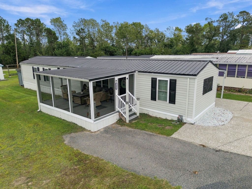 1516 Festival Ave., North Myrtle Beach, SC 29582 — exterior