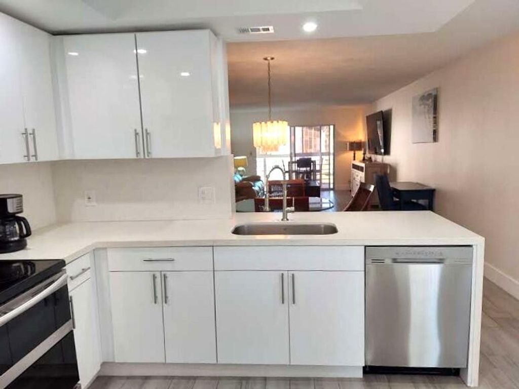 2903 Victoria Circle, Coconut Creek, FL 33066