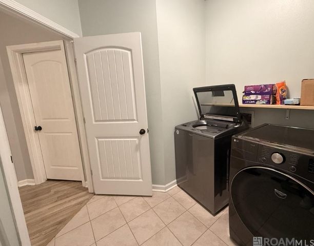 583 Fall River Dr, Baton Rouge, LA 70815