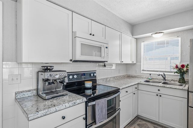 10997 87TH AVENUE, Seminole, FL 33772